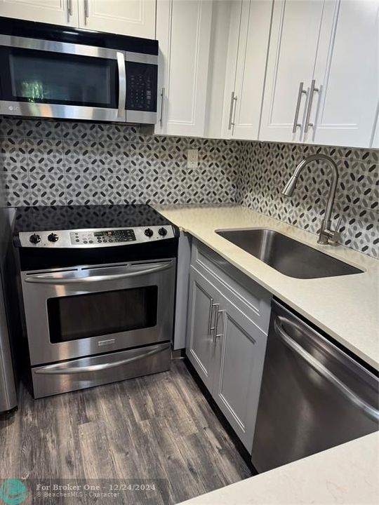 Active With Contract: $1,850 (1 beds, 1 baths, 536 Square Feet)