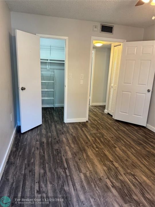 Active With Contract: $1,850 (1 beds, 1 baths, 536 Square Feet)