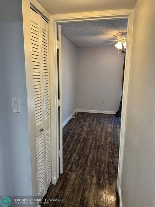 Active With Contract: $1,850 (1 beds, 1 baths, 536 Square Feet)