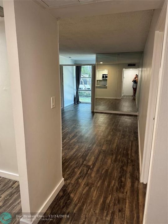 Active With Contract: $1,850 (1 beds, 1 baths, 536 Square Feet)