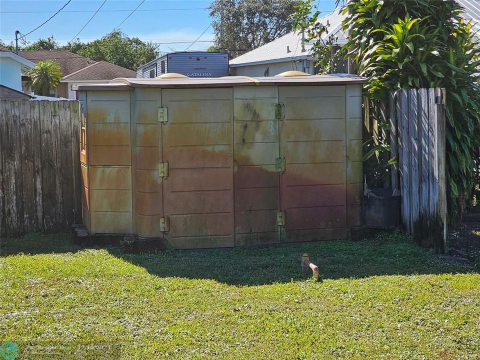 For Sale: $479,000 (3 beds, 2 baths, 1603 Square Feet)