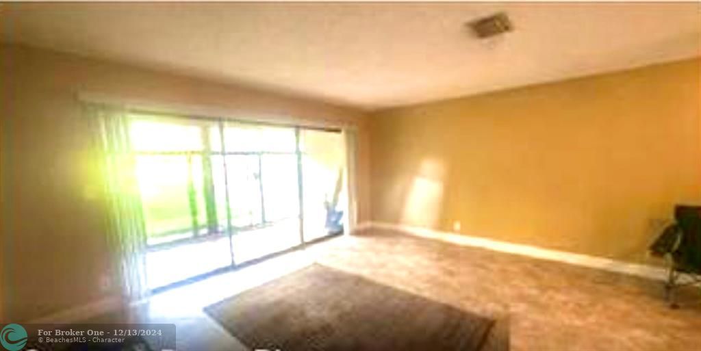 For Sale: $269,000 (2 beds, 2 baths, 1150 Square Feet)