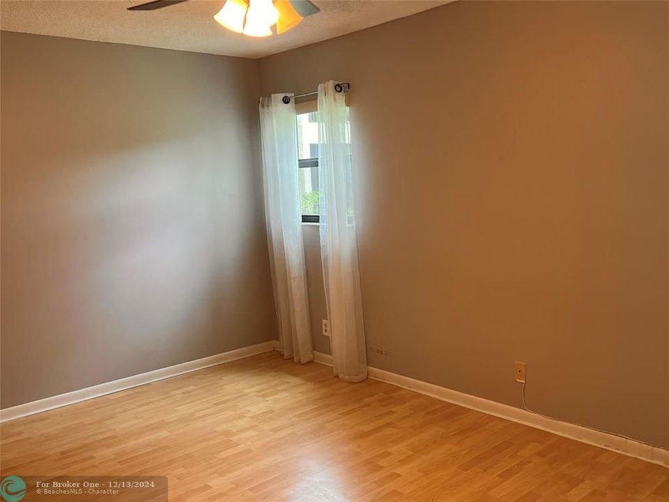 For Sale: $269,000 (2 beds, 2 baths, 1150 Square Feet)