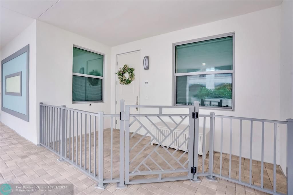 For Sale: $1,125,000 (2 beds, 2 baths, 1487 Square Feet)