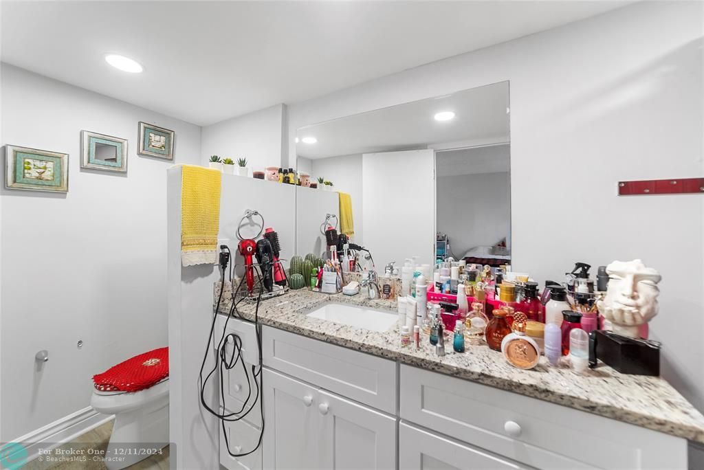 En Venta: $238,000 (2 camas, 2 baños, 918 Pies cuadrados)