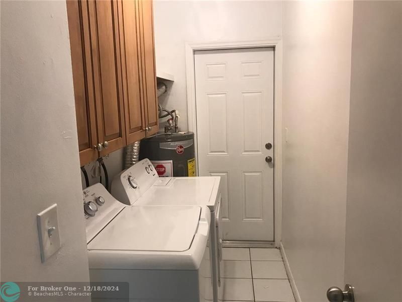 For Rent: $2,600 (3 beds, 2 baths, 1356 Square Feet)