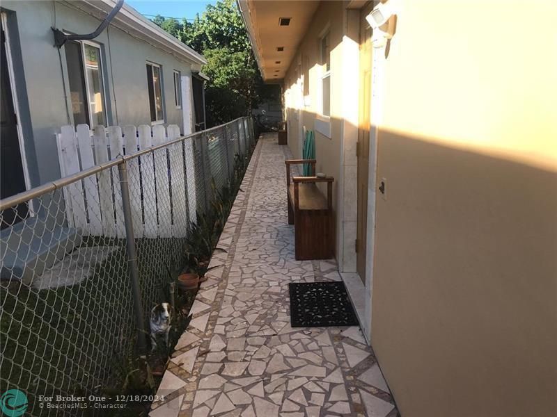 For Rent: $2,600 (3 beds, 2 baths, 1356 Square Feet)