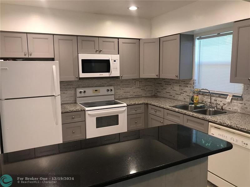 For Rent: $2,600 (3 beds, 2 baths, 1356 Square Feet)