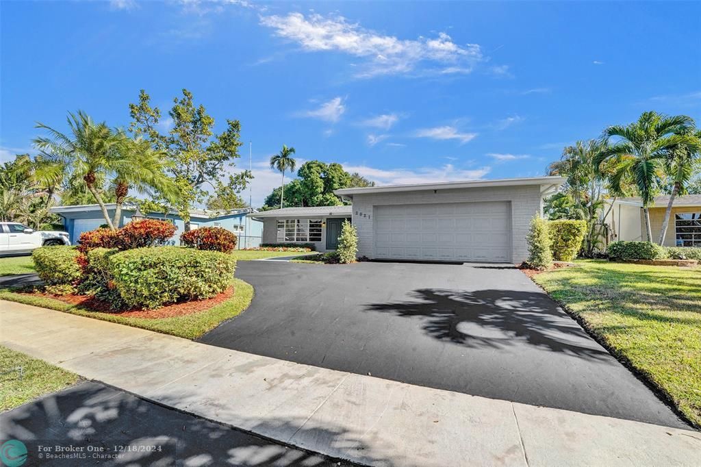 For Sale: $780,000 (3 beds, 2 baths, 1866 Square Feet)