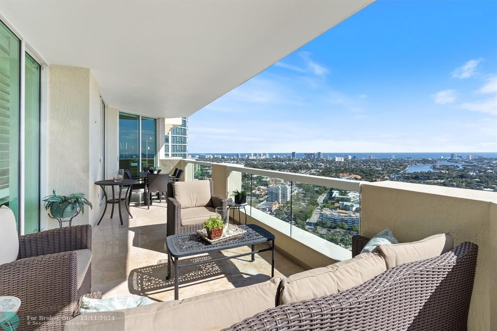 For Sale: $1,395,000 (2 beds, 2 baths, 1630 Square Feet)