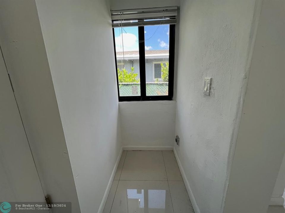 En Venta: $1,095 (0 camas, 1 baños, 0 Pies cuadrados)