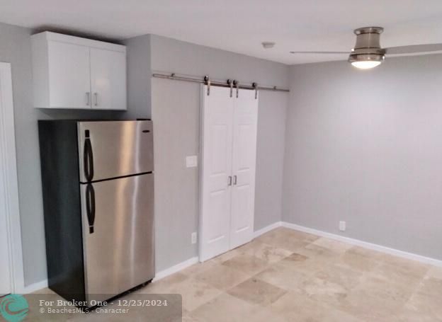 Active With Contract: $1,195 (0 beds, 1 baths, 264 Square Feet)