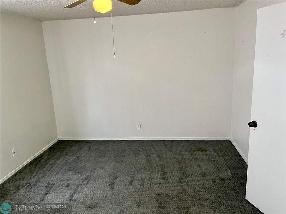 For Rent: $1,950 (2 beds, 2 baths, 974 Square Feet)