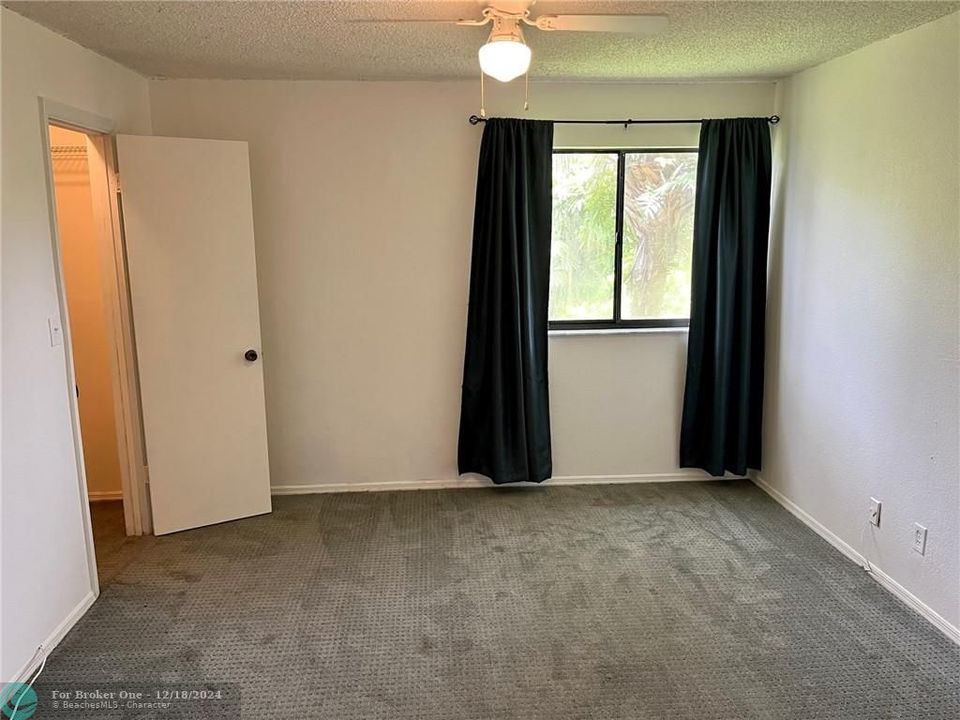 For Rent: $1,950 (2 beds, 2 baths, 974 Square Feet)