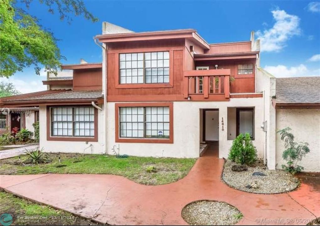 En Venta: $525,000 (3 camas, 3 baños, 1911 Pies cuadrados)