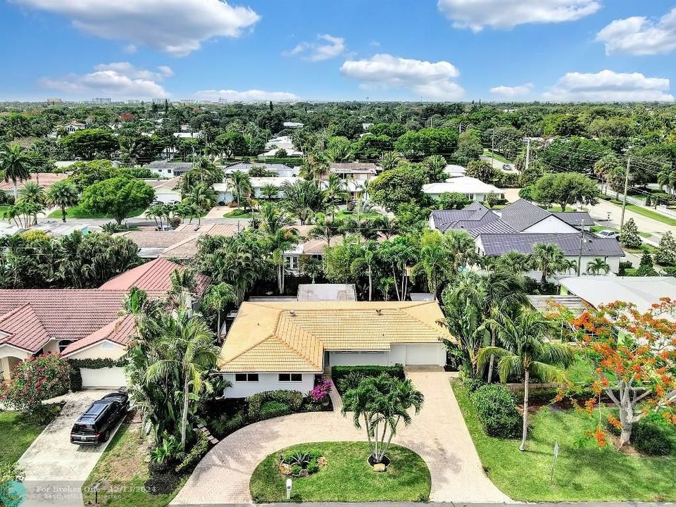 For Sale: $1,350,000 (3 beds, 2 baths, 1813 Square Feet)