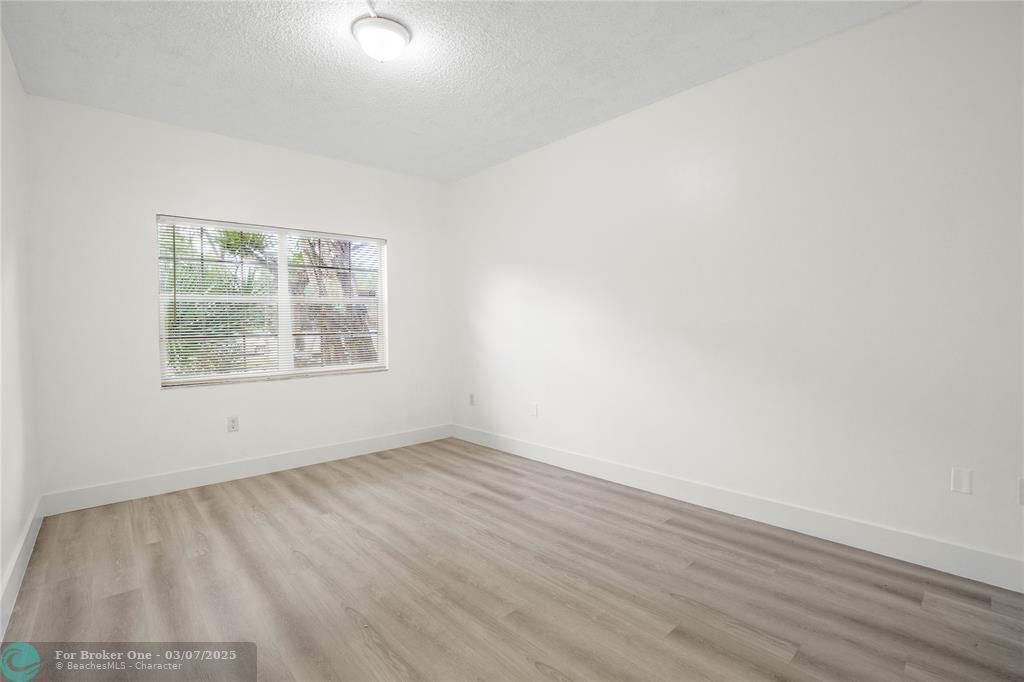 For Rent: $1,800 (1 beds, 1 baths, 628 Square Feet)