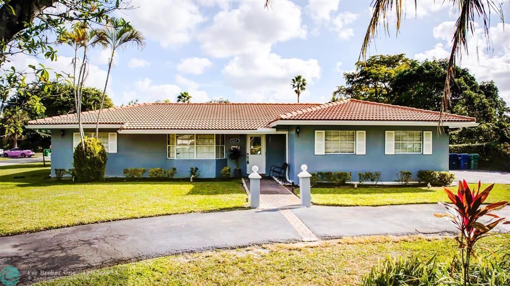 For Sale: $650,000 (4 beds, 2 baths, 1909 Square Feet)