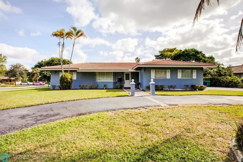 For Sale: $650,000 (4 beds, 2 baths, 1909 Square Feet)