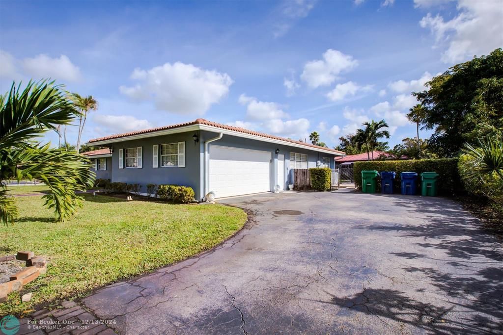 For Sale: $650,000 (4 beds, 2 baths, 1909 Square Feet)