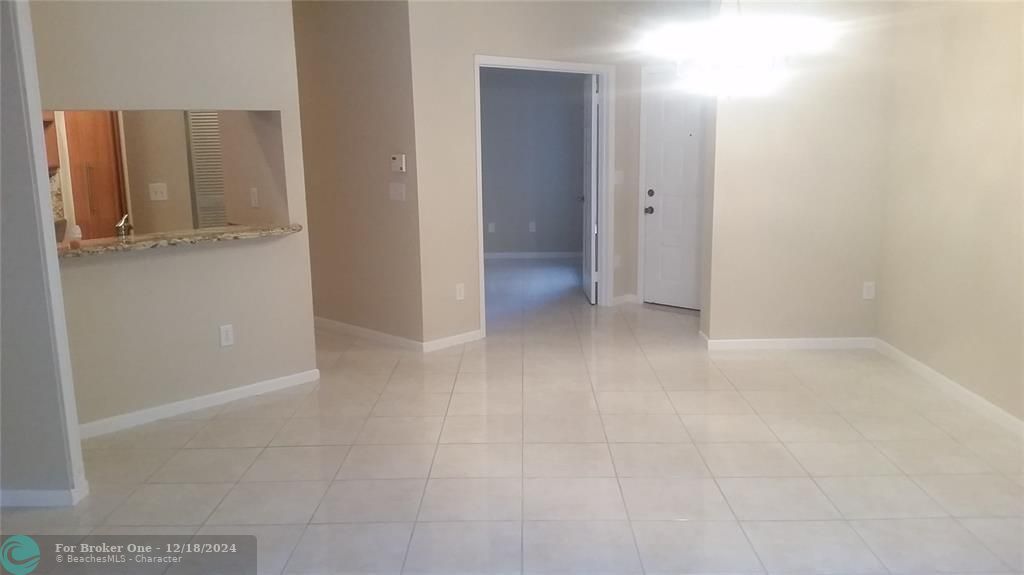 For Rent: $3,200 (3 beds, 2 baths, 1306 Square Feet)