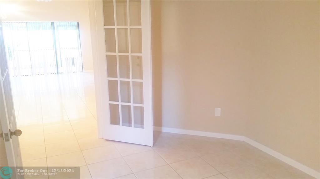 For Rent: $3,200 (3 beds, 2 baths, 1306 Square Feet)