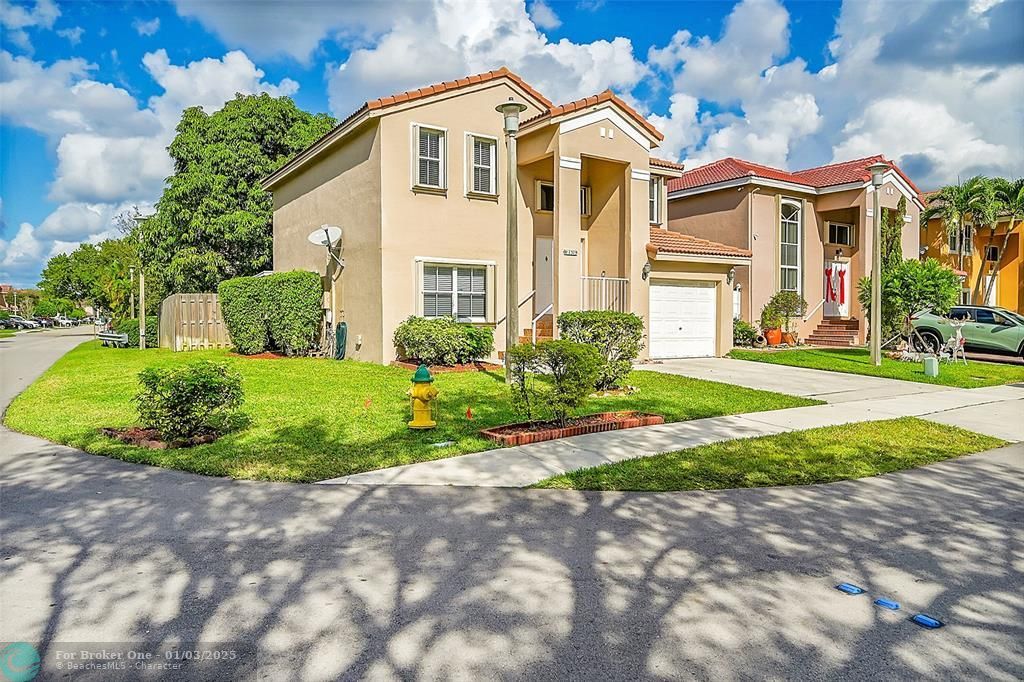 For Sale: $524,999 (3 beds, 2 baths, 1844 Square Feet)