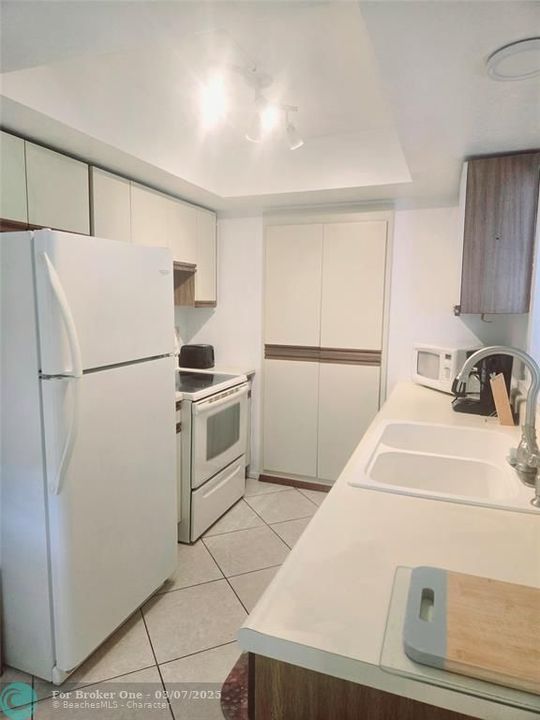 For Sale: $210,000 (2 beds, 2 baths, 1200 Square Feet)