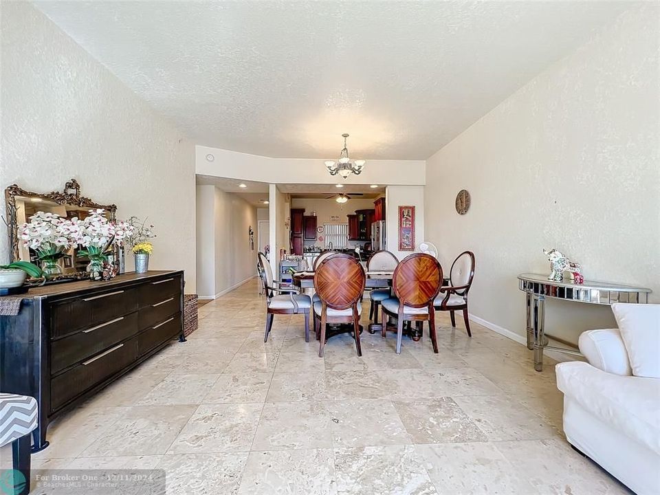 For Sale: $300,000 (3 beds, 2 baths, 1552 Square Feet)