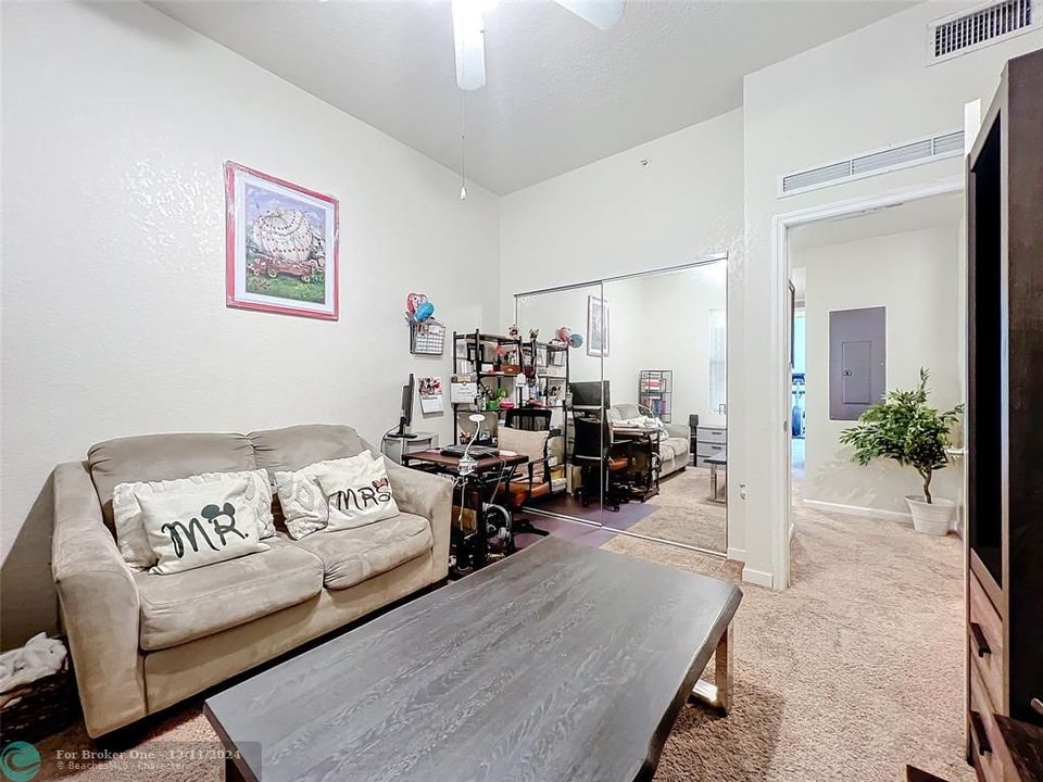 For Sale: $300,000 (3 beds, 2 baths, 1552 Square Feet)