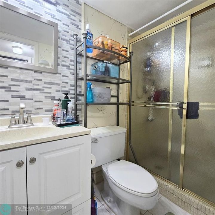 For Sale: $147,900 (2 beds, 2 baths, 1005 Square Feet)