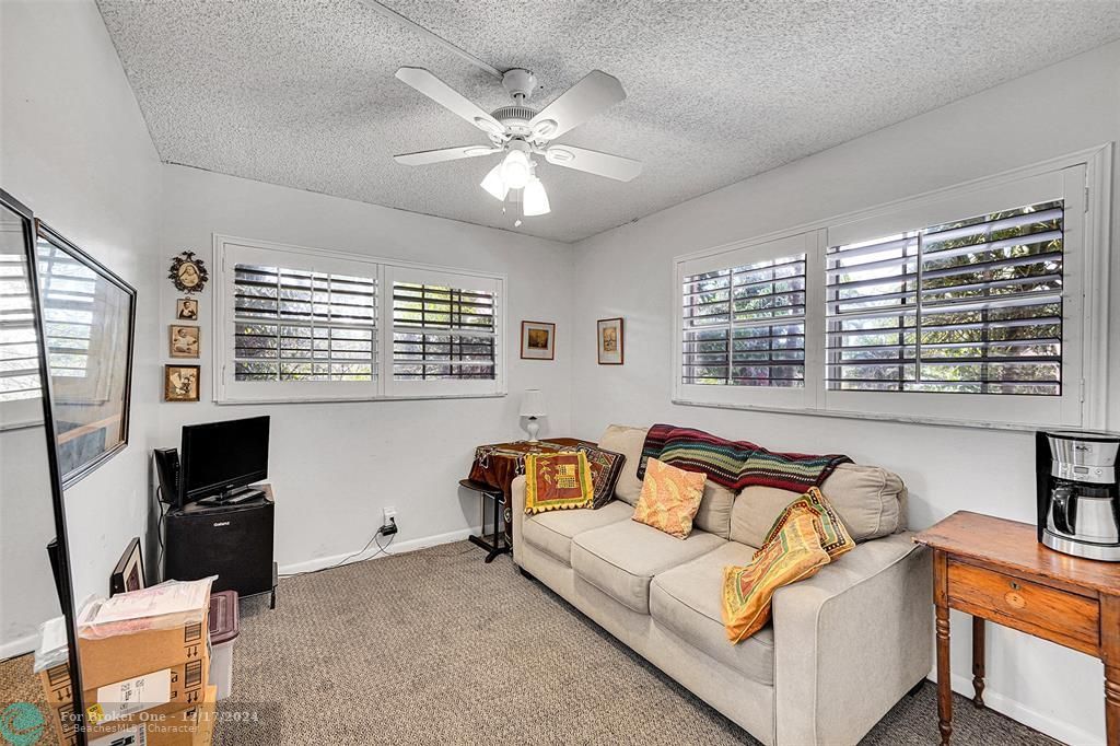 For Sale: $339,500 (3 beds, 2 baths, 1496 Square Feet)