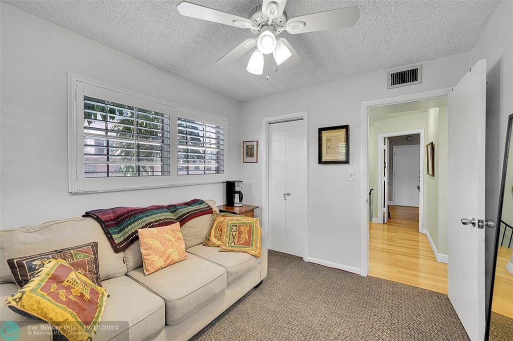 For Sale: $339,500 (3 beds, 2 baths, 1496 Square Feet)