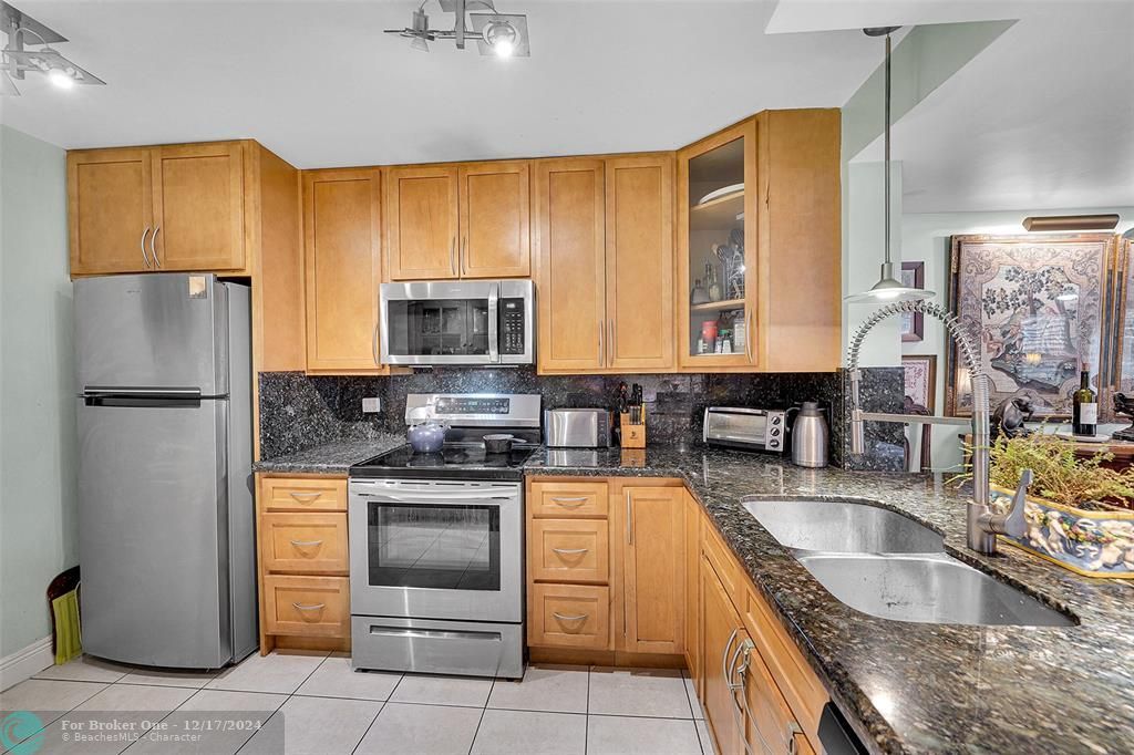 For Sale: $339,500 (3 beds, 2 baths, 1496 Square Feet)