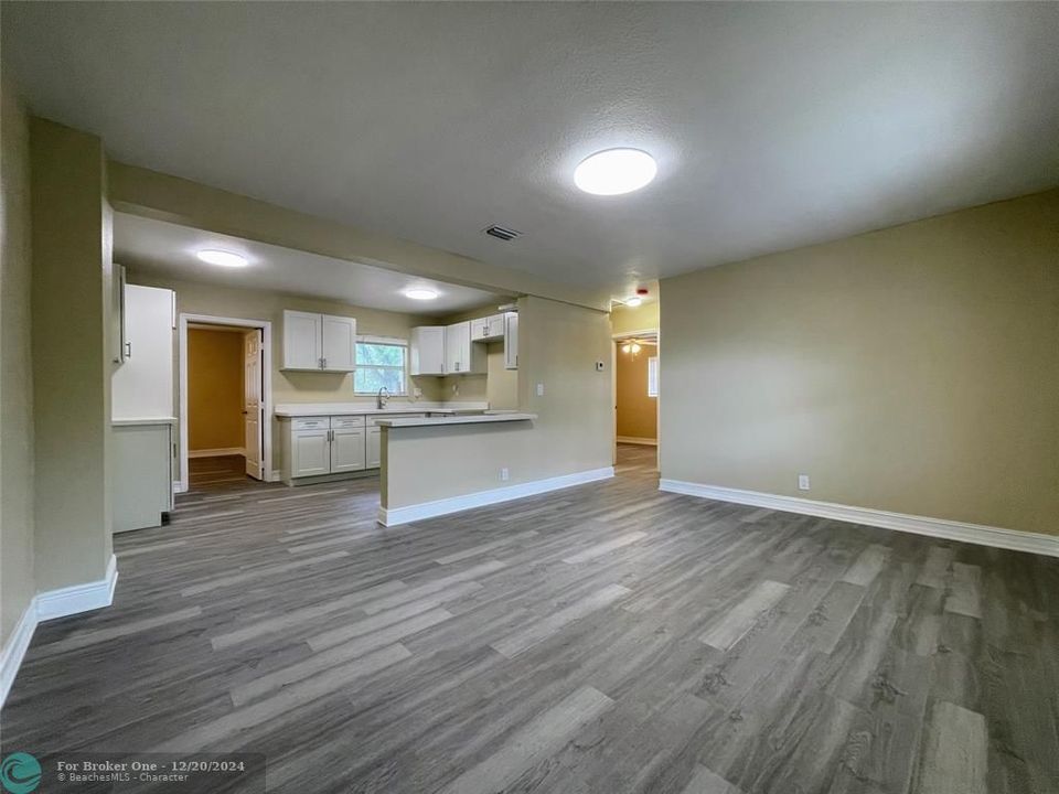 For Sale: $439,990 (4 beds, 2 baths, 1254 Square Feet)