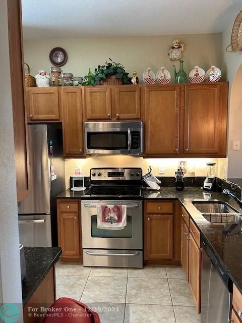 For Rent: $2,400 (2 beds, 2 baths, 1146 Square Feet)