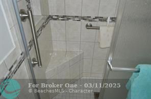 For Sale: $165,000 (2 beds, 2 baths, 895 Square Feet)