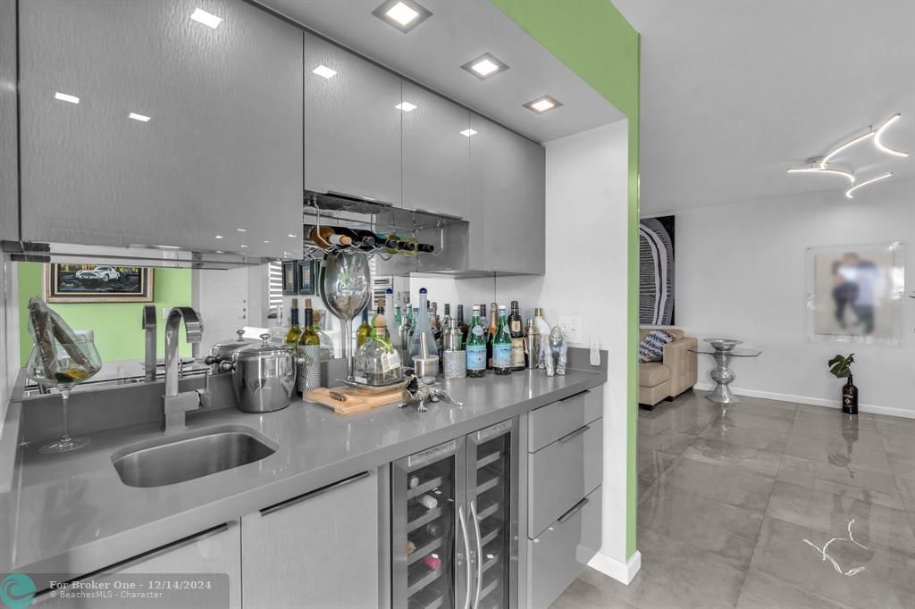 For Sale: $326,500 (3 beds, 2 baths, 1470 Square Feet)