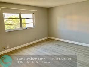 For Rent: $1,800 (1 beds, 1 baths, 847 Square Feet)