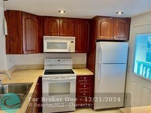 For Rent: $1,800 (1 beds, 1 baths, 847 Square Feet)