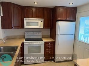 For Rent: $1,800 (1 beds, 1 baths, 847 Square Feet)