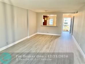 For Rent: $1,800 (1 beds, 1 baths, 847 Square Feet)