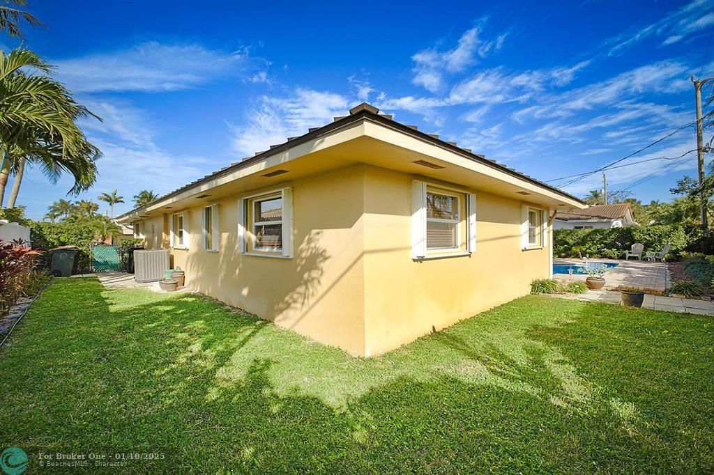 For Sale: $1,140,000 (3 beds, 3 baths, 1901 Square Feet)