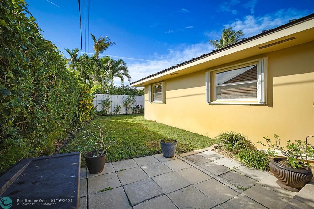 For Sale: $1,140,000 (3 beds, 3 baths, 1901 Square Feet)