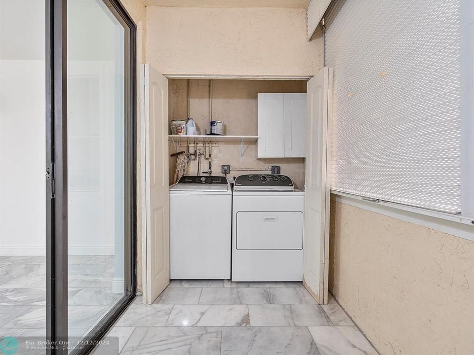 En Venta: $299,900 (3 camas, 2 baños, 1250 Pies cuadrados)