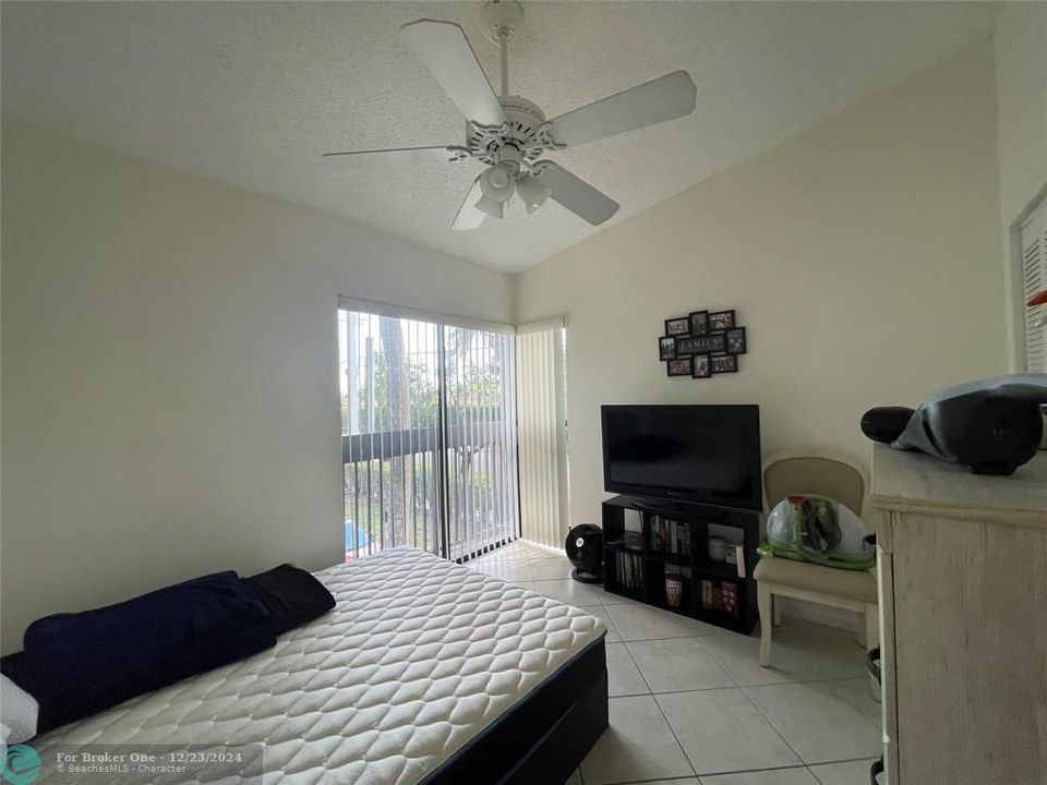 For Rent: $2,200 (2 beds, 2 baths, 1150 Square Feet)