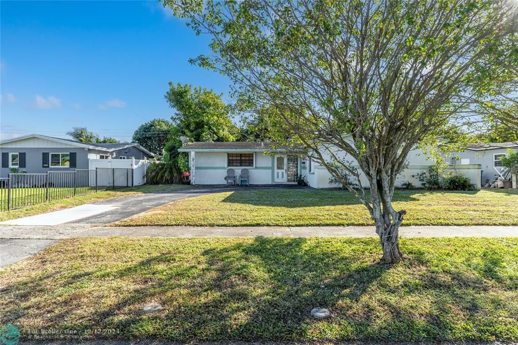 For Sale: $385,000 (3 beds, 2 baths, 1408 Square Feet)