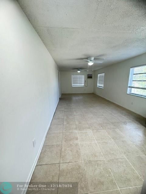 For Rent: $1,500 (1 beds, 1 baths, 640 Square Feet)