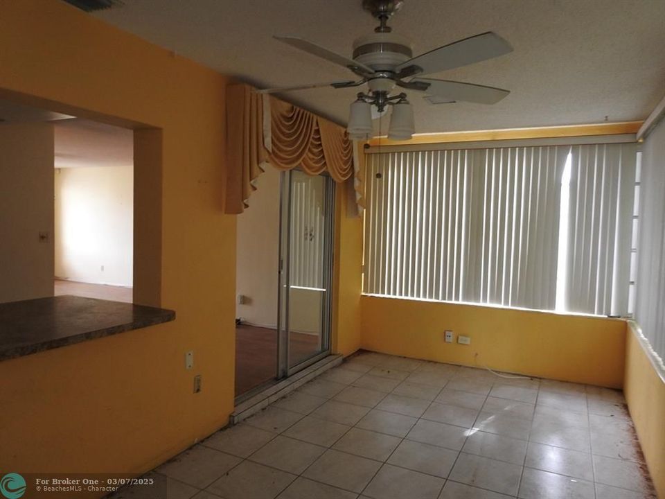 For Sale: $245,000 (2 beds, 1 baths, 1213 Square Feet)