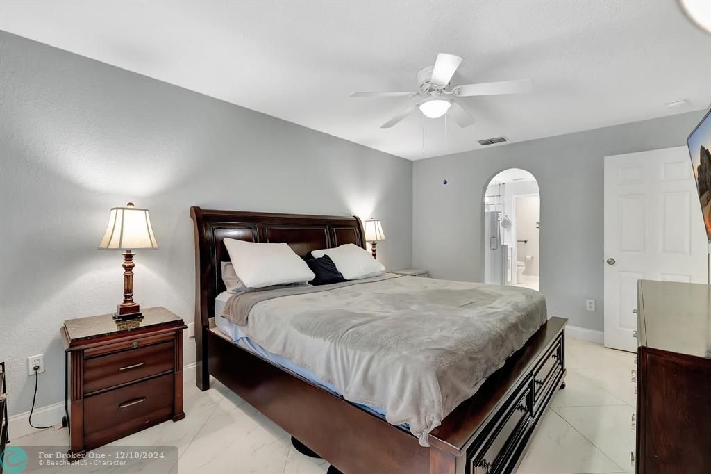 For Sale: $362,500 (3 beds, 2 baths, 1264 Square Feet)